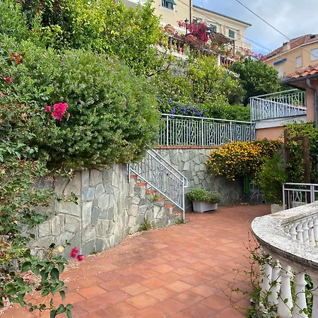 Casa Ribot: Centro E Mare A Portata Di Mano Appartamento Alassio