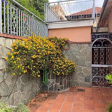 Casa Ribot: Centro E Mare A Portata Di Mano ألاسيو