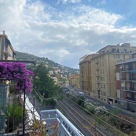 شقة Casa Ribot: Centro E Mare A Portata Di Mano ألاسيو