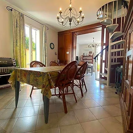 Casa Ribot: Centro E Mare A Portata Di Mano ألاسيو