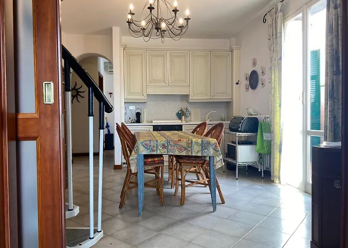 Casa Ribot: Centro E Mare A Portata Di Mano Lägenhet Alassio